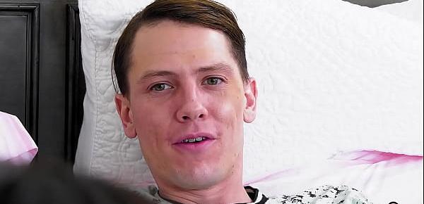 Mature mom Jamie Foster masturbating  during watching a teen on a big dick